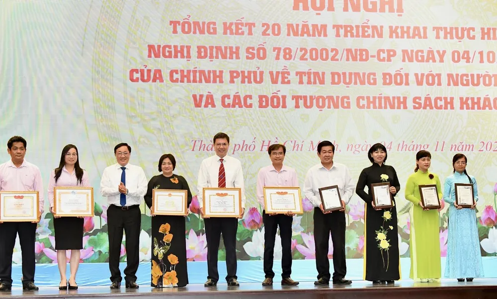 Lo cho người nghèo tiếp cận với nguồn vốn chính sách xã hội dễ hơn ảnh 1