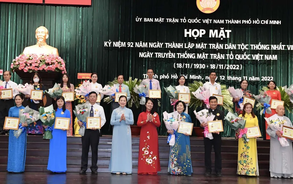 Mặt trận Tổ quốc Việt Nam TPHCM đóng góp nguồn lực to lớn xây dựng thành phố phát triển ảnh 8