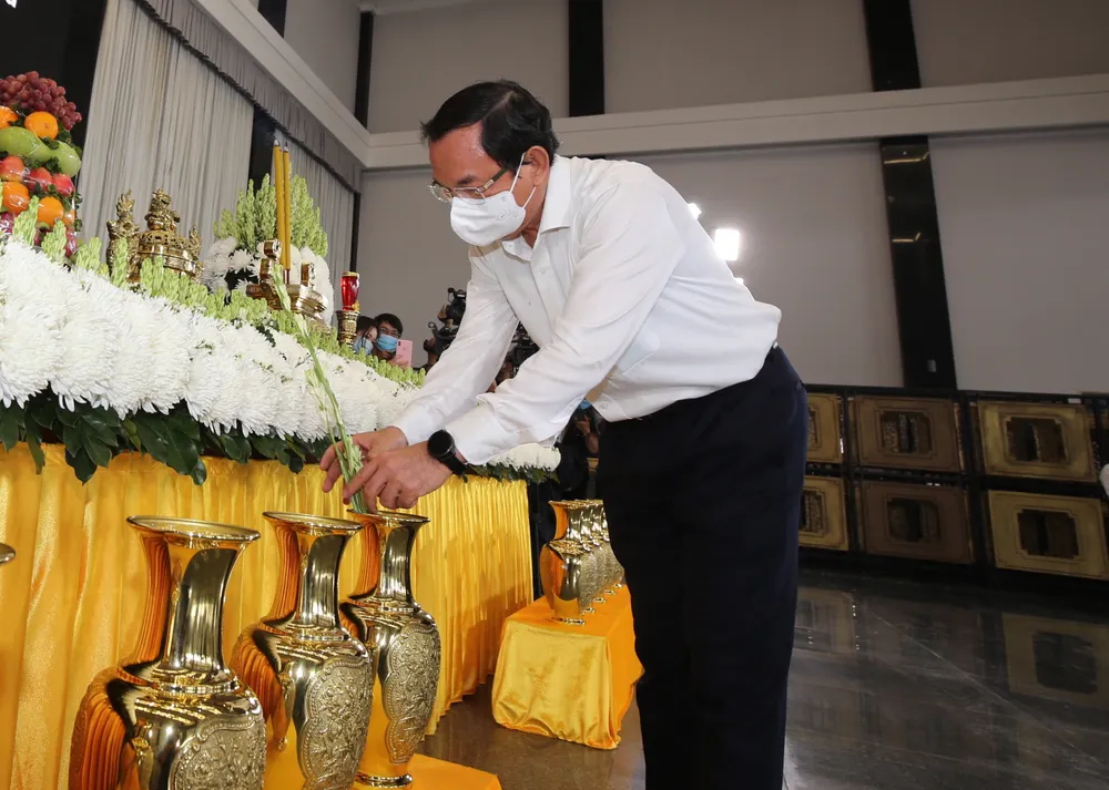 Tưởng niệm đồng bào, cán bộ, chiến sĩ hi sinh, tử vong trong đại dịch Covid-19 ảnh 4