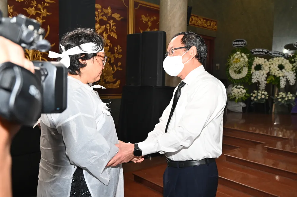 Lãnh đạo TPHCM viếng tang đồng chí Hứa Ngọc Thuận ảnh 3