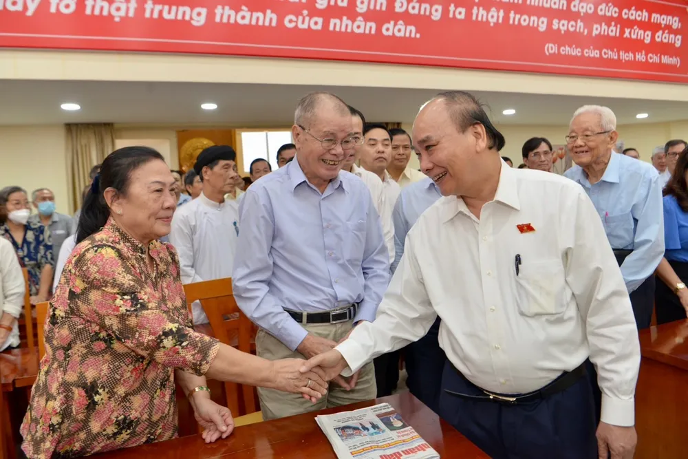 Cử tri đề nghị xử lý nghiêm hành vi bao che, cản trở công tác phòng chống tham nhũng, tiêu cực ảnh 1