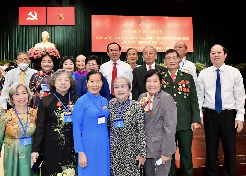 Bí thư Thành ủy TPHCM Nguyễn Văn Nên: Nhân chứng lịch sử là “báu vật” để giáo dục thế hệ nối tiếp ảnh 5