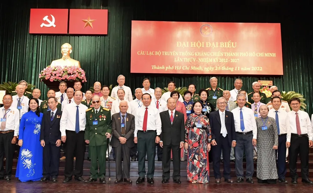 Bí thư Thành ủy TPHCM Nguyễn Văn Nên: Nhân chứng lịch sử là “báu vật” để giáo dục thế hệ nối tiếp ảnh 4