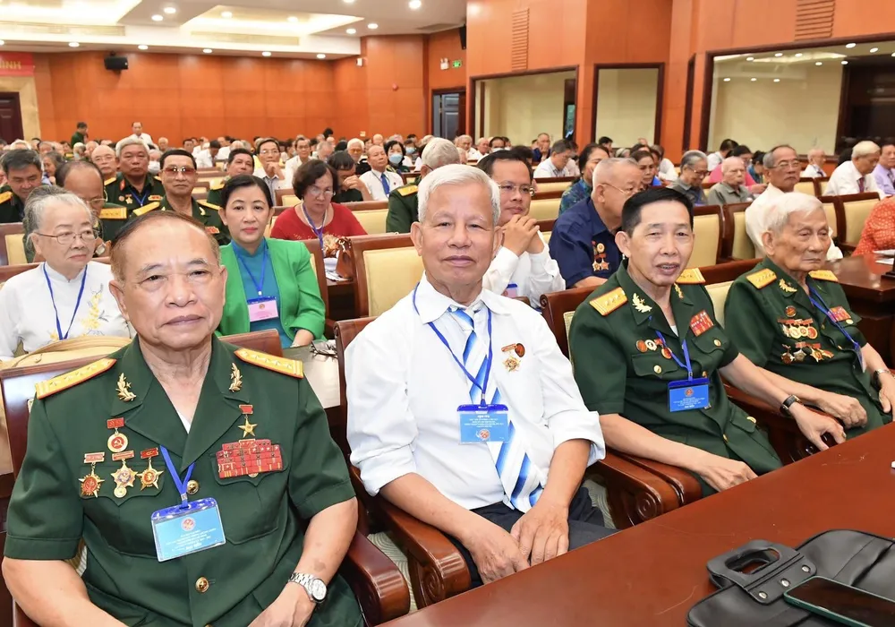 Bí thư Thành ủy TPHCM Nguyễn Văn Nên: Nhân chứng lịch sử là “báu vật” để giáo dục thế hệ nối tiếp ảnh 9