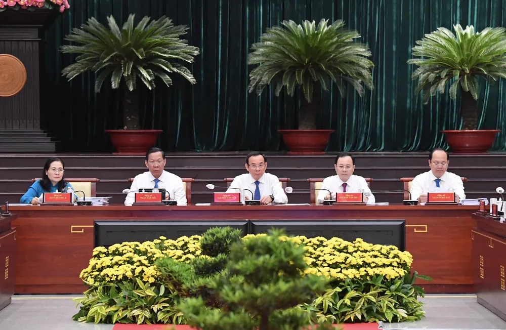 Hội nghị Thành ủy TPHCM lần thứ 19: Tìm giải pháp để TPHCM phát triển nhanh, bền vững ảnh 2