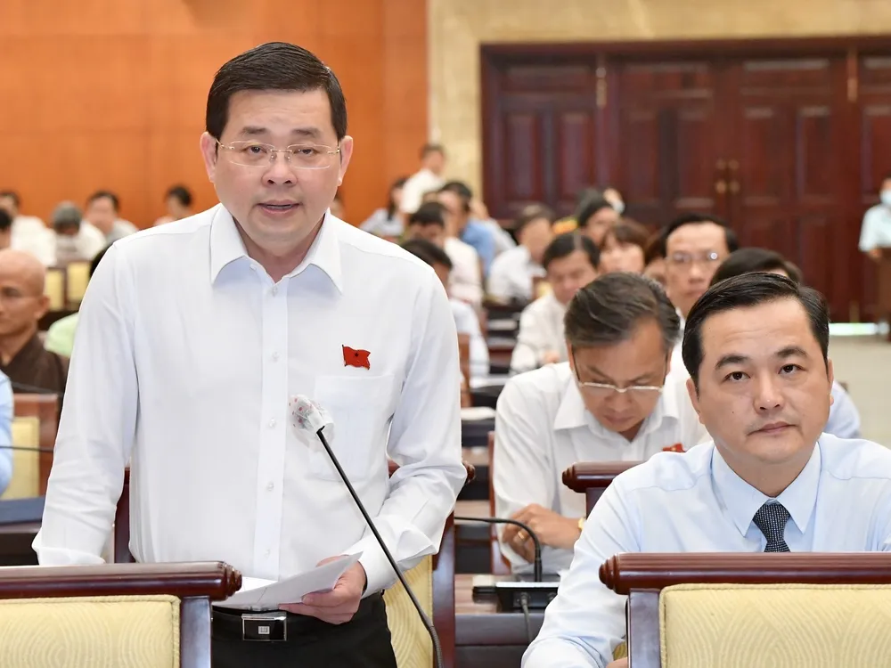 Giám đốc Sở TN-MT TPHCM Nguyễn Toàn Thắng: TPHCM đã hủy 169 dự án nhà ở chậm triển khai ảnh 1