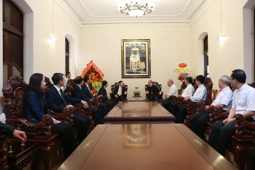 Phó Thủ tướng Phạm Bình Minh khẳng định, Đảng và Nhà nước luôn tôn trọng và bảo đảm quyền con người, trong đó có quyền tự do tín ngưỡng, tôn giáo. Ảnh: THU HẰNG Phó Thủ tướng Phạm Bình Minh khẳng định, Đảng và Nhà nước luôn tôn trọng và bảo đảm quyền con người, trong đó có quyền tự do tín ngưỡng, tôn giáo. Ảnh: THU HẰNG