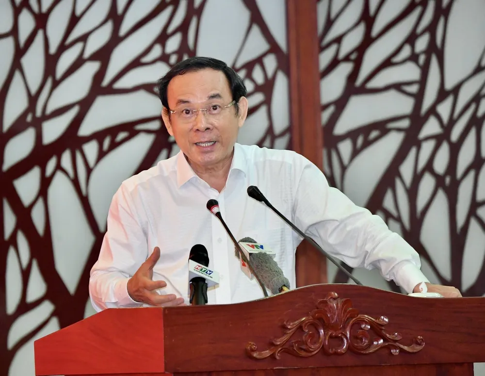 Bí thư Thành ủy TPHCM Nguyễn Văn Nên chia sẻ, TPHCM có quy định mỗi cán bộ, đảng viên khi nhận nhiệm vụ đều phải có chương trình hành động như là một cam kết chính trị. Ảnh: VIỆT DŨNG Bí thư Thành ủy TPHCM Nguyễn Văn Nên chia sẻ, TPHCM có quy định mỗi cán bộ, đảng viên khi nhận nhiệm vụ đều phải có chương trình hành động như là một cam kết chính trị. Ảnh: VIỆT DŨNG