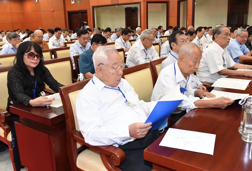 Các đại biểu dự hội nghị triển khai nghị quyết. Ảnh: VIỆT DŨNG Các đại biểu dự hội nghị triển khai nghị quyết. Ảnh: VIỆT DŨNG