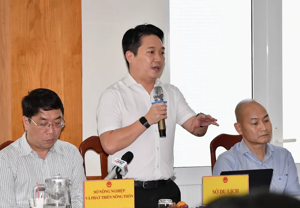 Lãnh đạo các sở ngành góp ý, trao đổi tại buổi làm việc. Ảnh: VIỆT DŨNG Lãnh đạo các sở ngành góp ý, trao đổi tại buổi làm việc. Ảnh: VIỆT DŨNG