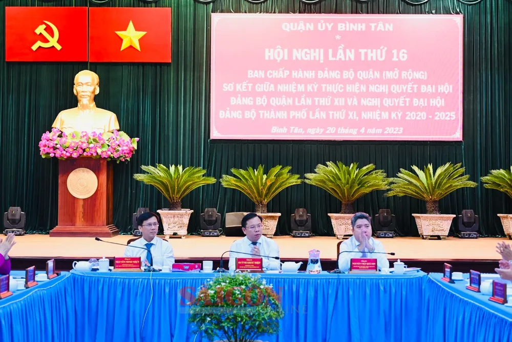 Ban Chấp hành Đảng bộ quận Bình Tân tổ chức hội nghị sơ kết giữa nhiệm kỳ thực hiện Nghị quyết Đại hội XII của Đảng bộ quận và Nghị quyết Đại hội XI của Đảng bộ TPHCM. Ảnh: VĂN MINH