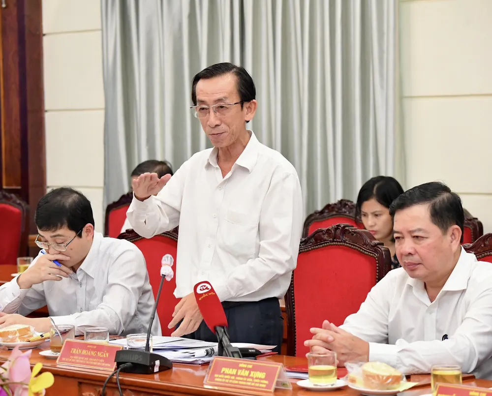 ĐBQH Trần Hoàng Ngân phát biểu. Ảnh: VIỆT DŨNG ĐBQH Trần Hoàng Ngân phát biểu. Ảnh: VIỆT DŨNG