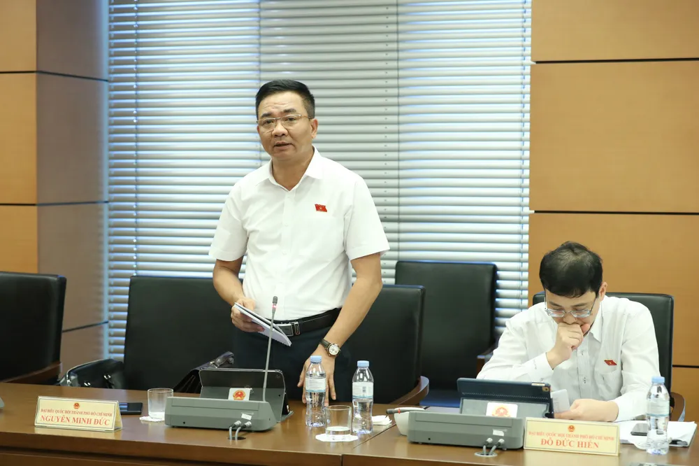 Đại biểu Nguyễn Minh Đức góp ý tại tổ. Ảnh: QUANG PHÚC