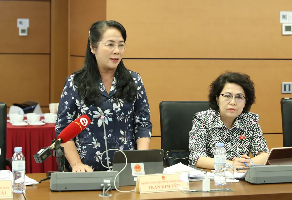 Đại biểu Quốc hội Trần Kim Yến (TPHCM) góp ý dự thảo luật. Ảnh: QUANG PHÚC Đại biểu Quốc hội Trần Kim Yến (TPHCM) góp ý dự thảo luật. Ảnh: QUANG PHÚC