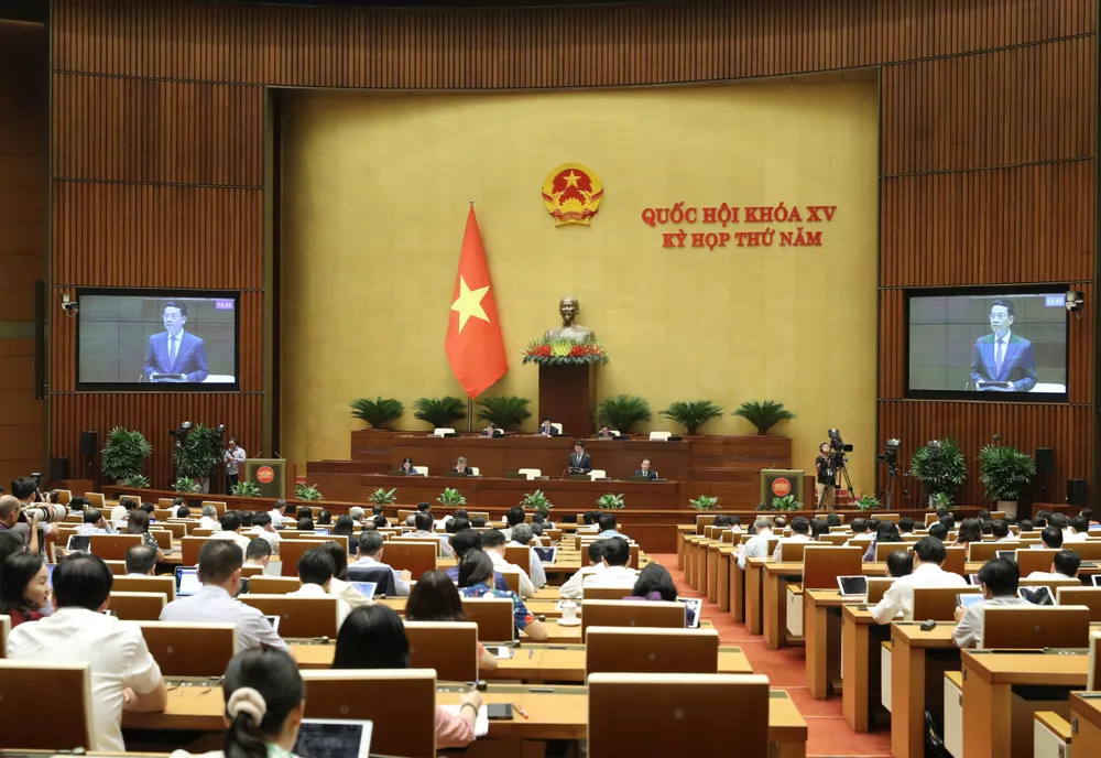 Bộ trưởng Bộ TT-TT giải trình trước Quốc hội. Ảnh: QUANG PHÚC Bộ trưởng Bộ TT-TT giải trình trước Quốc hội. Ảnh: QUANG PHÚC