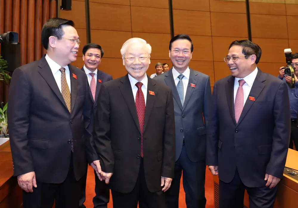 Tổng Bí thư Nguyễn Phú Trọng, Chủ tịch nước Võ Văn Thưởng, Thủ tướng Phạm Minh Chính, Chủ tịch Quốc hội Vương Đình Huệ đến dự phiên bế mạc kỳ họp thứ 5, Quốc hội khóa XV, chiều 24-6. Ảnh: QUANG PHÚC Tổng Bí thư Nguyễn Phú Trọng, Chủ tịch nước Võ Văn Thưởng, Thủ tướng Phạm Minh Chính, Chủ tịch Quốc hội Vương Đình Huệ đến dự phiên bế mạc kỳ họp thứ 5, Quốc hội khóa XV, chiều 24-6. Ảnh: QUANG PHÚC