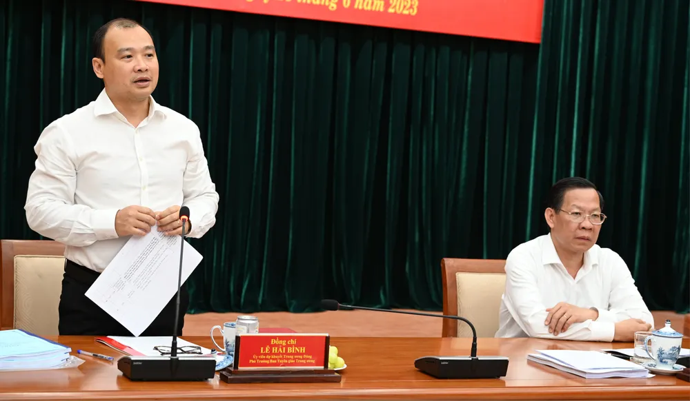 Phó Trưởng Ban Tuyên giáo Trung ương Lê Hải Bình phát biểu tại buổi làm việc với Thành ủy TPHCM, chiều 28-6-2023. Ảnh: VĂN MINH.