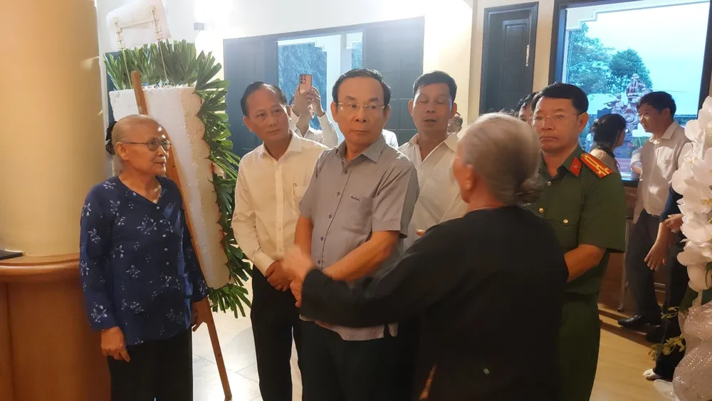 Qua khảo sát khu di tích, Bí thư Thành ủy TPHCM đánh giá cao công tác quản lý và bảo vệ khu di tích Qua khảo sát khu di tích, Bí thư Thành ủy TPHCM đánh giá cao công tác quản lý và bảo vệ khu di tích