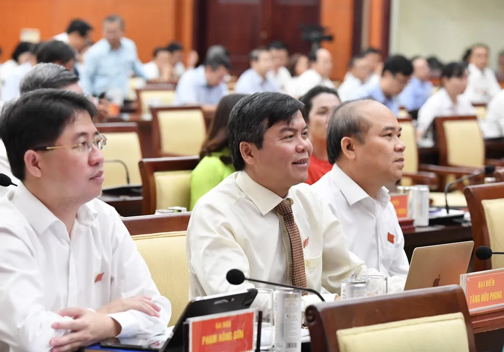 Các đại biểu HĐND TPHCM dự kỳ họp. Ảnh: VIỆT DŨNG