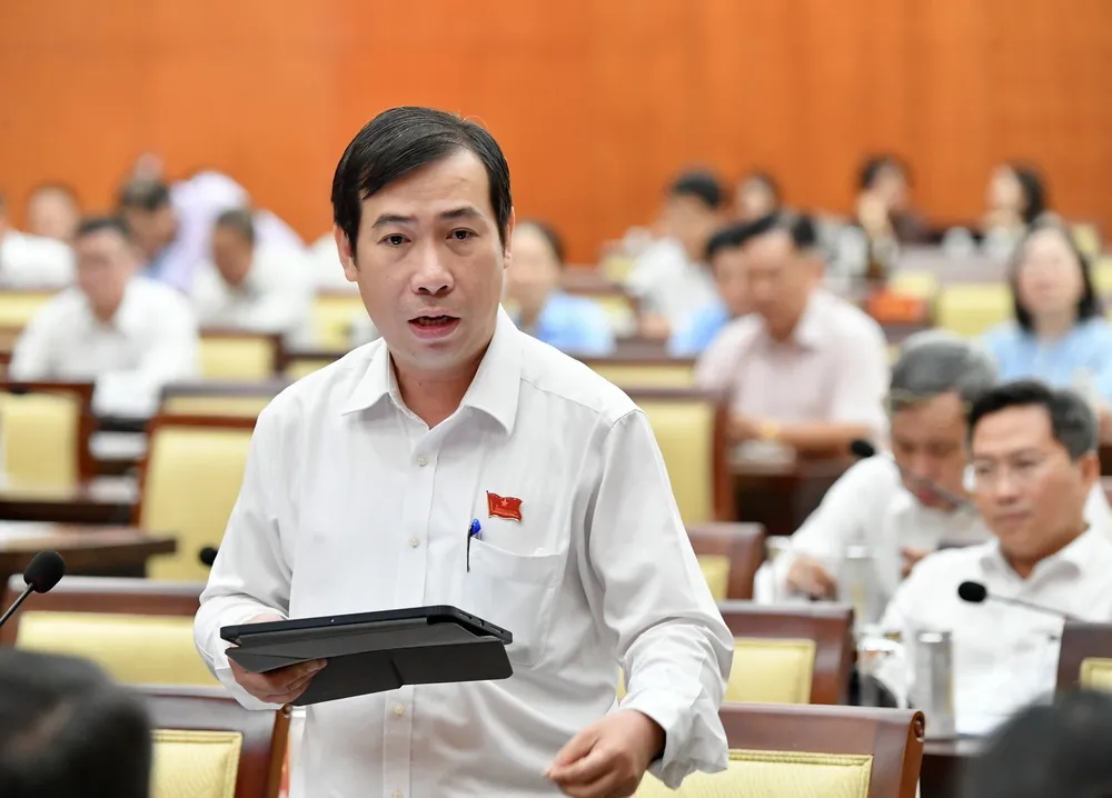 ĐB Lê Minh Đức. Ảnh: VIỆT DŨNG ĐB Lê Minh Đức. Ảnh: VIỆT DŨNG