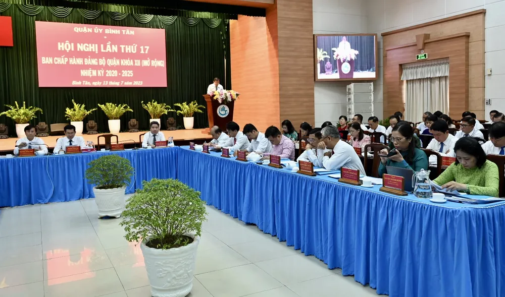Chiều 13-7, Quận ủy quận Bình Tân tổ chức hội nghị Ban Chấp hành Đảng bộ quận khóa XII, lần thứ 17 (mở rộng). Ảnh: VĂN MINH