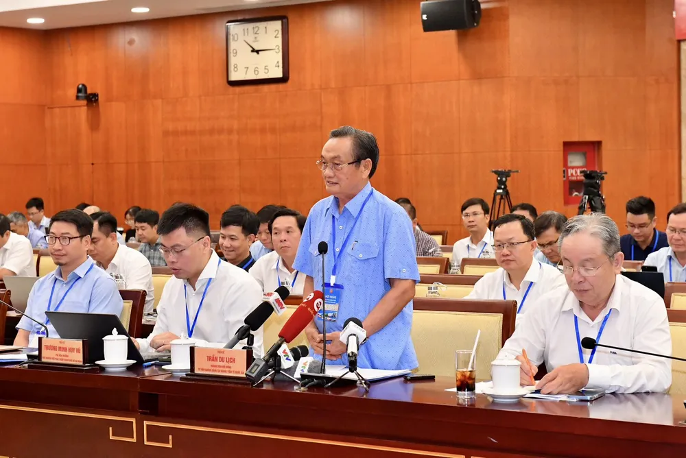 TS Trần Du Lịch phát biểu góp ý tại hội nghị. Ảnh: VIỆT DŨNG