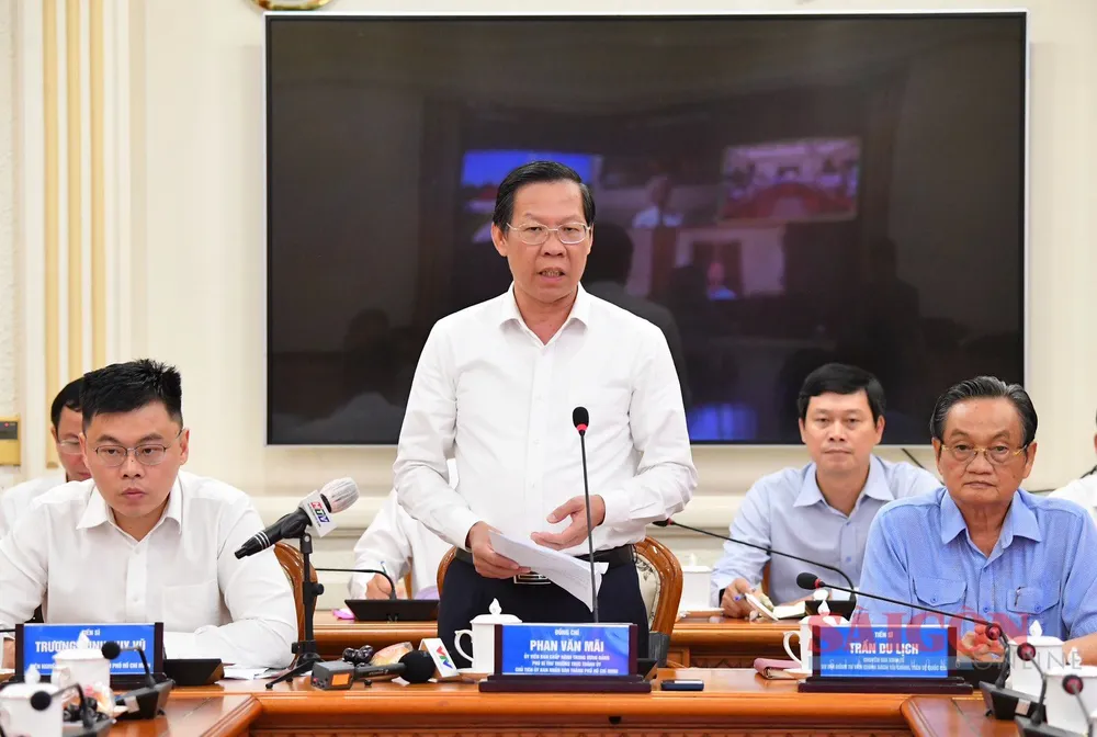 Chủ tịch UBND TPHCM Phan Văn Mãi chủ trì phiên họp thứ nhất của Hội đồng tư vấn. Ảnh: VIỆT DŨNG Chủ tịch UBND TPHCM Phan Văn Mãi chủ trì phiên họp thứ nhất của Hội đồng tư vấn. Ảnh: VIỆT DŨNG