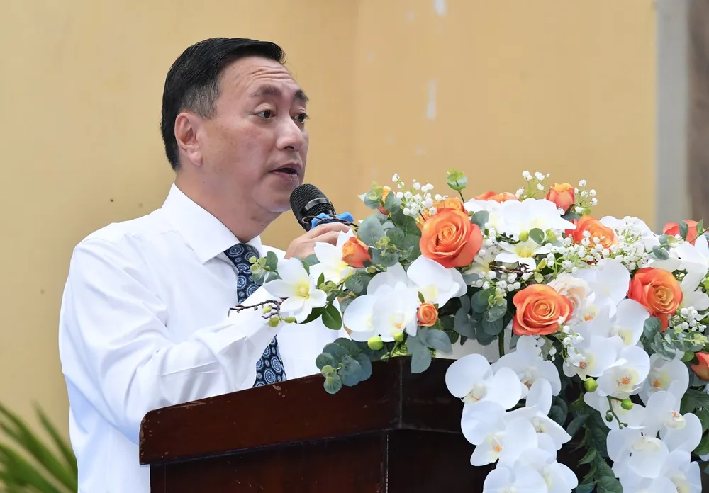 Bí thư Quận ủy quận 3 Phạm Thành Kiên đọc thư Chủ tịch nước gửi ngành giáo dục nhân dịp khai giảng năm học mới. Ảnh: VIỆT DŨNG Bí thư Quận ủy quận 3 Phạm Thành Kiên đọc thư Chủ tịch nước gửi ngành giáo dục nhân dịp khai giảng năm học mới. Ảnh: VIỆT DŨNG