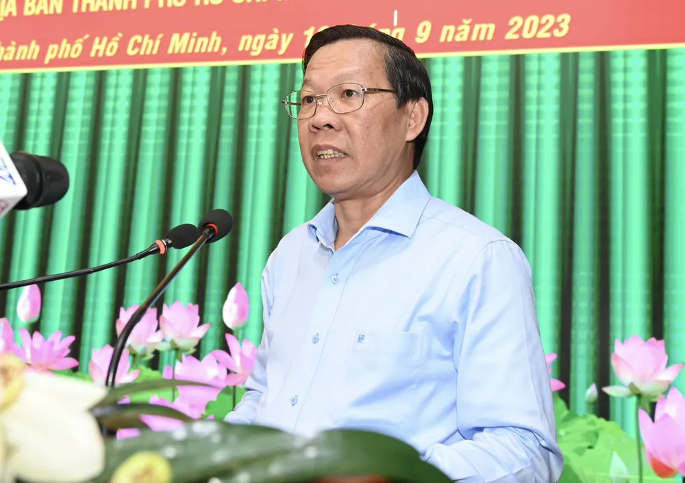 Chủ tịch UBND TPHCM Phan Văn Mãi phát biểu tiếp thu ý kiến chỉ đạo. Ảnh: VIỆT DŨNG