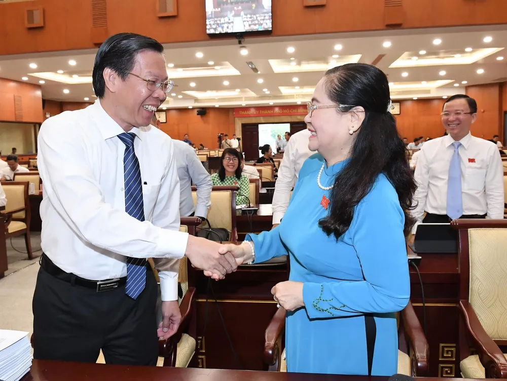 Chủ tịch UBND TPHCM Phan Văn Mãi và Chủ tịch HĐND TPHCM Nguyễn Thị Lệ. Ảnh: VIỆT DŨNG Chủ tịch UBND TPHCM Phan Văn Mãi và Chủ tịch HĐND TPHCM Nguyễn Thị Lệ. Ảnh: VIỆT DŨNG