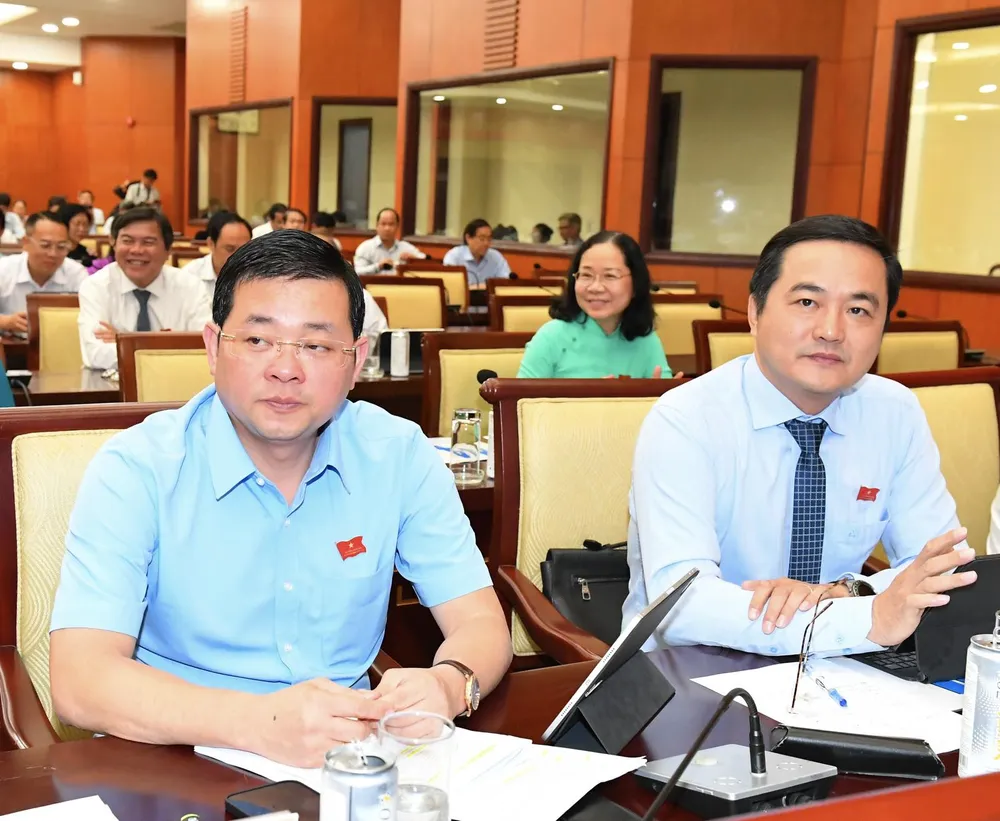 Bí thư Thành ủy TPHCM cũng nhấn mạnh yêu cầu đội ngũ cán bộ thành phố luôn với tinh thần “đúng vai, thuộc bài”, từ đó mới làm đúng và làm tốt vai trò của mình. Ảnh: VIỆT DŨNG