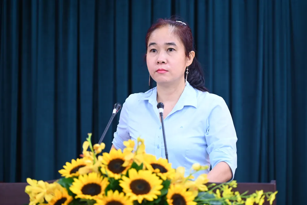 Phó Chủ nhiệm Thường trực Ủy ban Kiểm tra Thành ủy TPHCM Lê Thị Hờ Rin phát biểu. Ảnh: VĂN MINH Phó Chủ nhiệm Thường trực Ủy ban Kiểm tra Thành ủy TPHCM Lê Thị Hờ Rin phát biểu. Ảnh: VĂN MINH