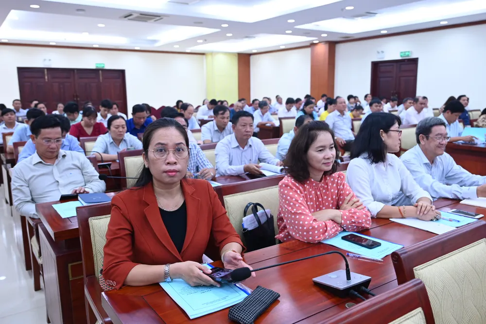 Các đồng chí đại biểu dự hội nghị. Ảnh: VĂN MINH Các đồng chí đại biểu dự hội nghị. Ảnh: VĂN MINH