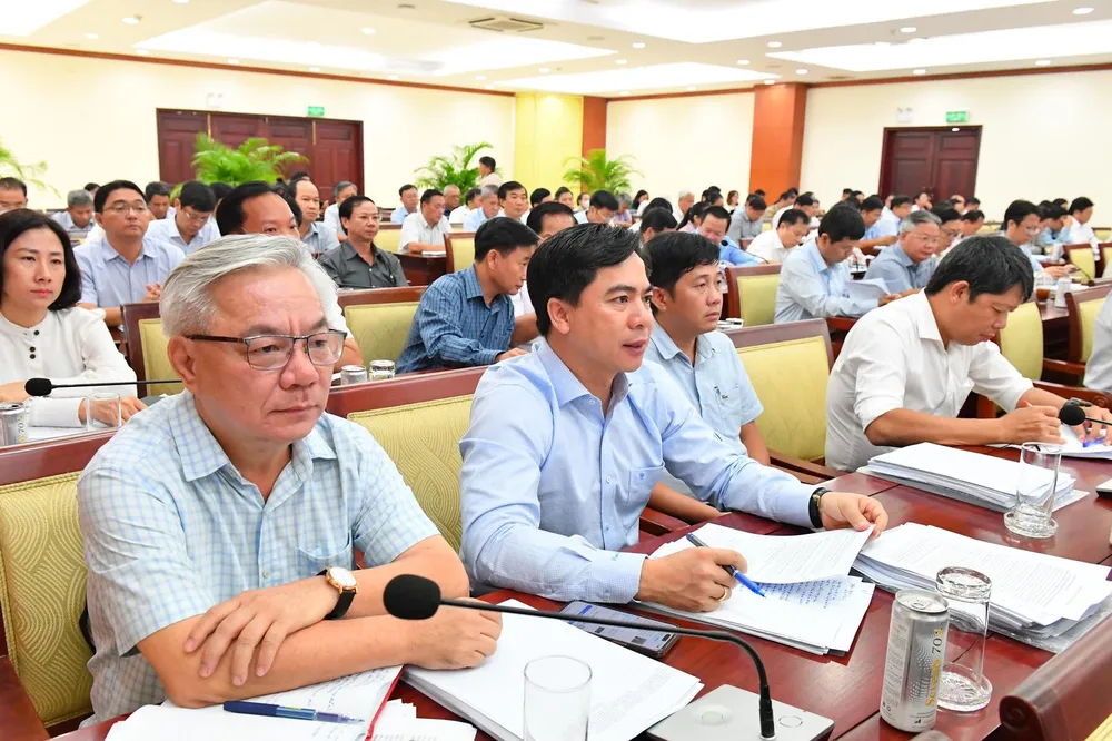 Lãnh đạo các quận huyện và TP Thủ Đức dự hội nghị. Ảnh: VIỆT DŨNG Lãnh đạo các quận huyện và TP Thủ Đức dự hội nghị. Ảnh: VIỆT DŨNG