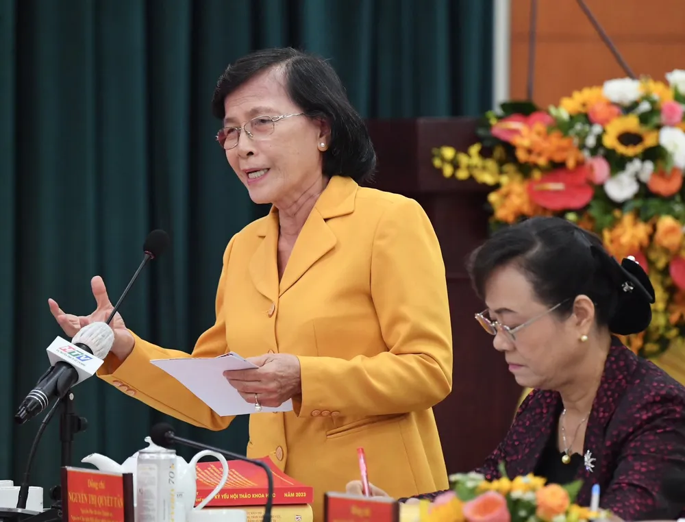 Nguyên Chủ tịch HĐND TPHCM Phạm Phương Thảo phát biểu tại hội thảo. Ảnh: VIỆT DŨNG Nguyên Chủ tịch HĐND TPHCM Phạm Phương Thảo phát biểu tại hội thảo. Ảnh: VIỆT DŨNG