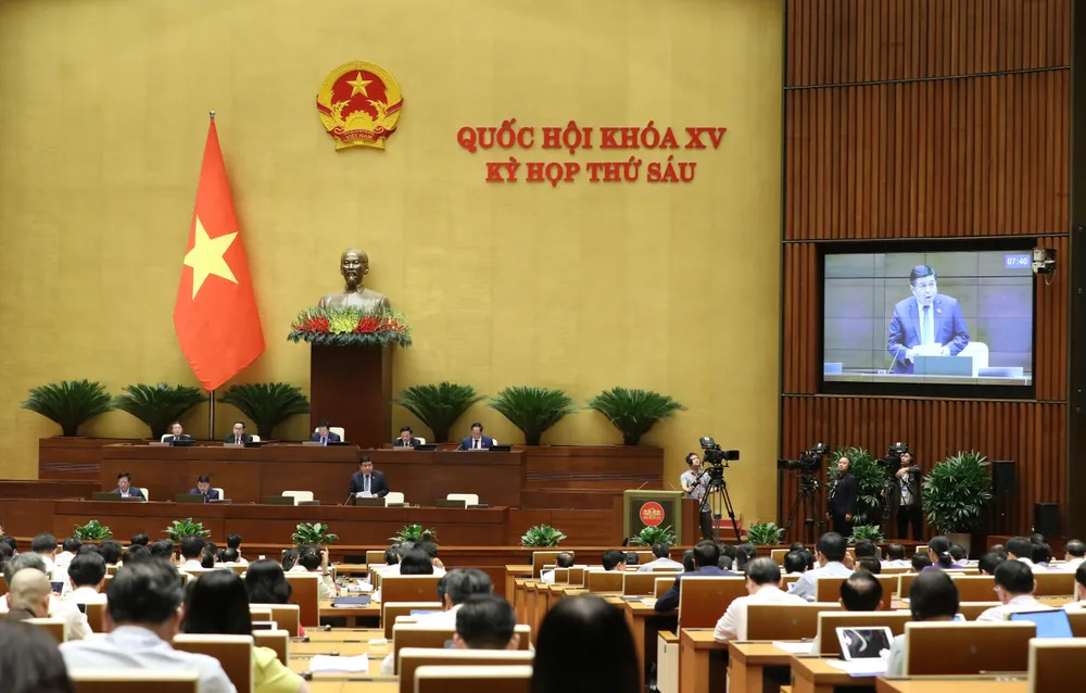 Quốc hội tiếp tục thảo luận tại hội trường, chiều 30-10. Ảnh: QUANG PHÚC Quốc hội tiếp tục thảo luận tại hội trường, chiều 30-10. Ảnh: QUANG PHÚC