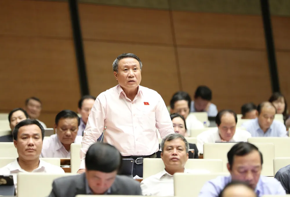 ĐB Hà Sỹ Đồng phát biểu. Ảnh: QUANG PHÚC