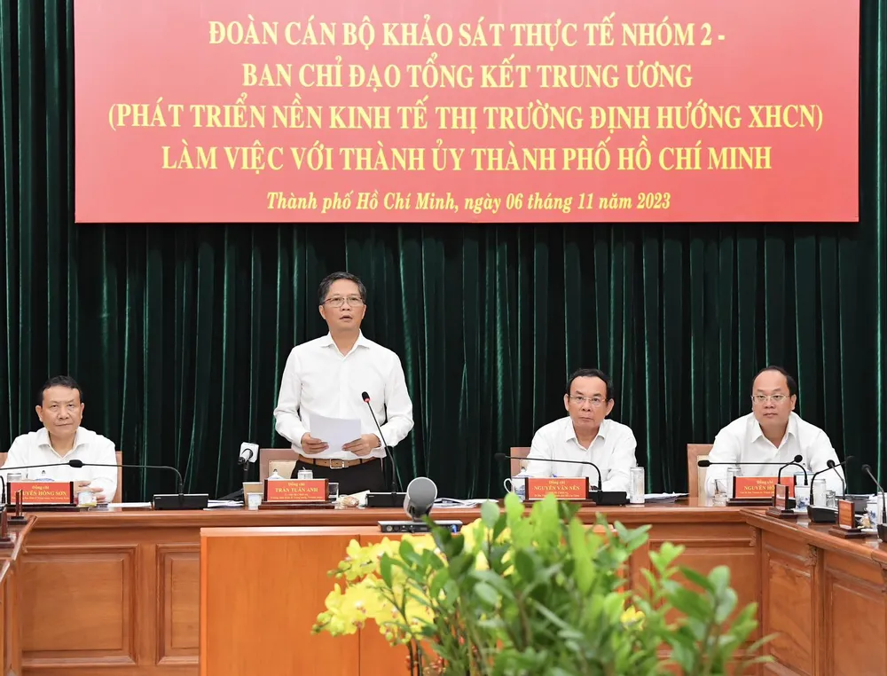 Trưởng Ban Kinh tế Trung ương Trần Tuấn Anh phát biểu tại buổi làm việc. Ảnh: VIỆT DŨNG