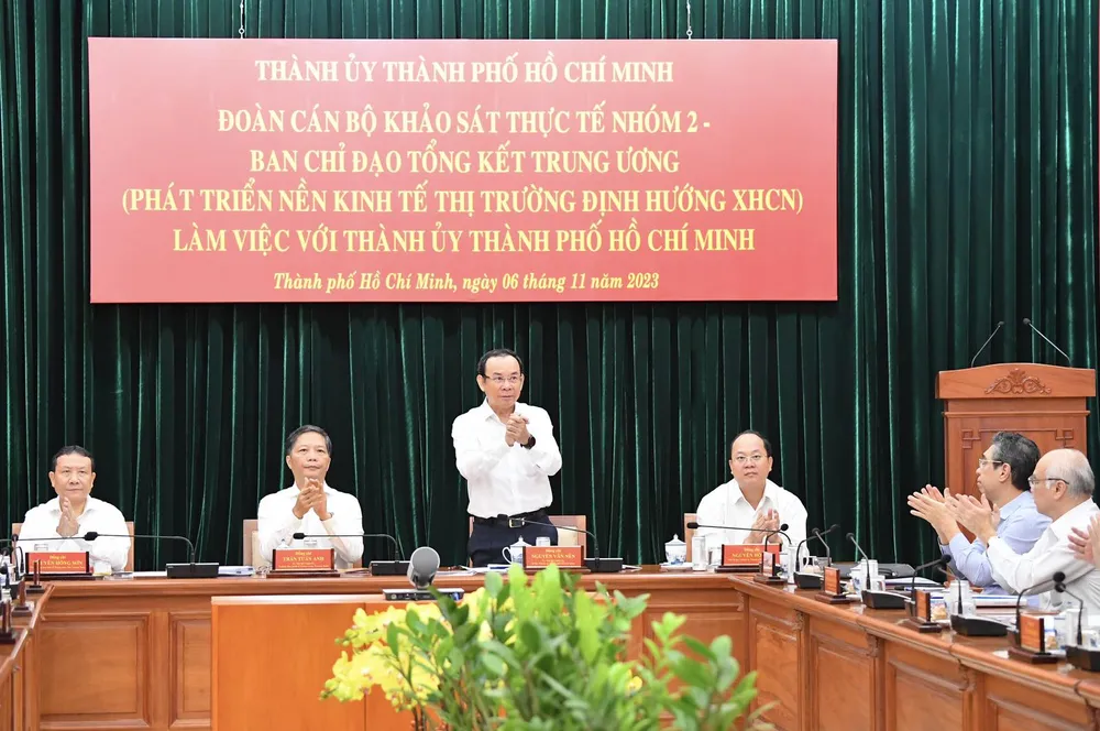 Bí thư Thành ủy TPHCM Nguyễn Văn Nên đồng chủ trì buổi làm việc. Ảnh: VIỆT DŨNG Bí thư Thành ủy TPHCM Nguyễn Văn Nên đồng chủ trì buổi làm việc. Ảnh: VIỆT DŨNG