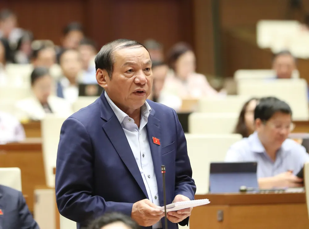 Bộ trưởng Bộ VH-TT-DL Nguyễn Văn Hùng tranh luận. Ảnh: QUANG PHÚC Bộ trưởng Bộ VH-TT-DL Nguyễn Văn Hùng tranh luận. Ảnh: QUANG PHÚC