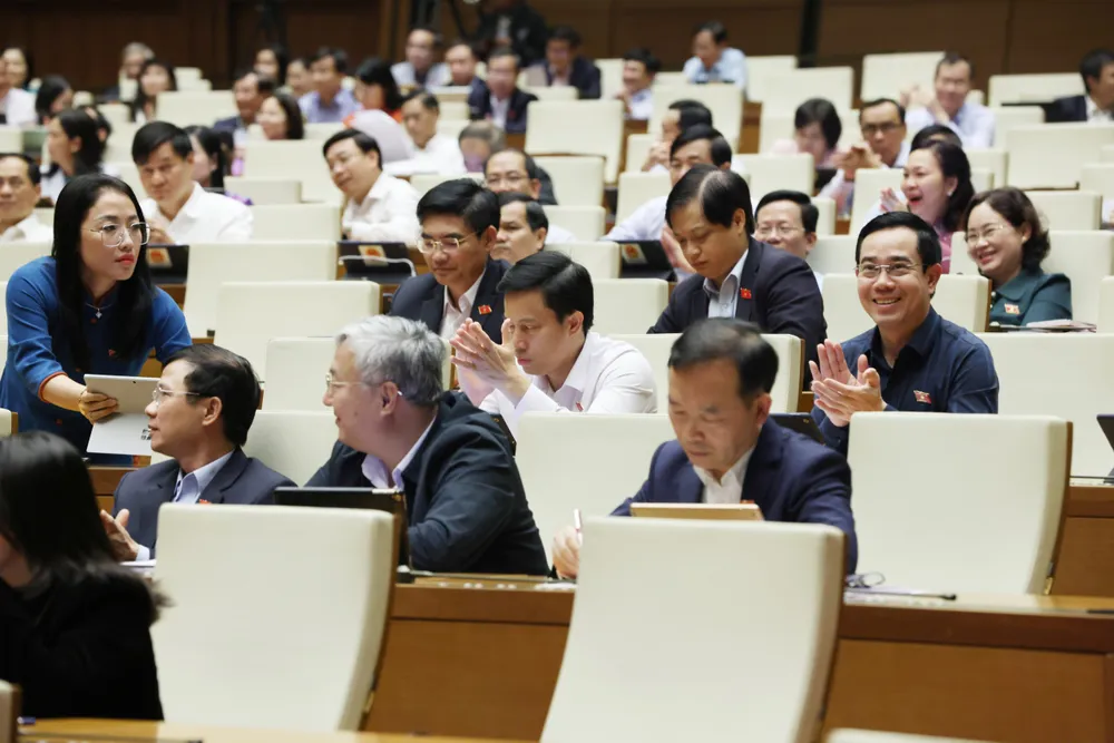 Quốc hội tiến hành thảo luận ở hội trường về dự án Luật Trật tự, an toàn giao thông đường bộ. Ảnh: QUANG PHÚC Quốc hội tiến hành thảo luận ở hội trường về dự án Luật Trật tự, an toàn giao thông đường bộ. Ảnh: QUANG PHÚC