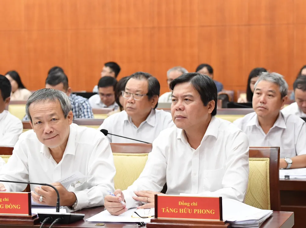 Đại biểu dự Hội nghị Thành ủy TPHCM lần thứ 24. Ảnh: VIỆT DŨNG Đại biểu dự Hội nghị Thành ủy TPHCM lần thứ 24. Ảnh: VIỆT DŨNG