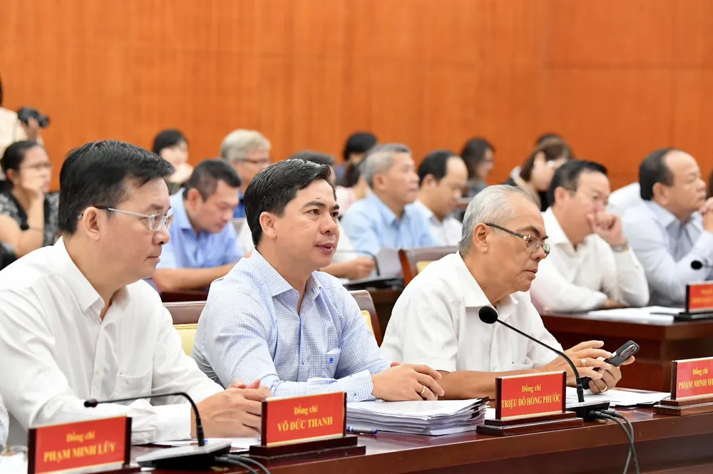 Lãnh đạo các quận huyện và TP Thủ Đức dự hội nghị. Ảnh VIỆT DŨNG Lãnh đạo các quận huyện và TP Thủ Đức dự hội nghị. Ảnh VIỆT DŨNG