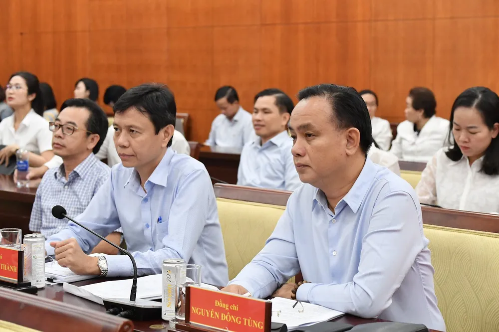 Lãnh đạo các quận huyện và TP Thủ Đức dự hội nghị. Ảnh: VIỆT DŨNG