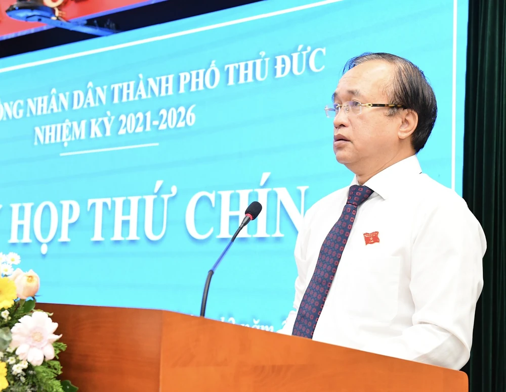 Chủ tịch HĐND TP Thủ Đức Nguyễn Phước Hưng phát biểu khai mạc kỳ họp. Ảnh: VIỆT DŨNG img-9ec57e9edf09987f657d49b1bc88ddc0-v-9690.jpg