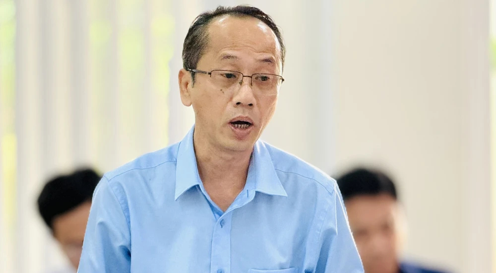 Phó Chủ tịch UBND quận Bình Thạnh Hồ Phương trình bày các nội dung kiến nghị của quận d02f0a3f565cf902a04d.jpg