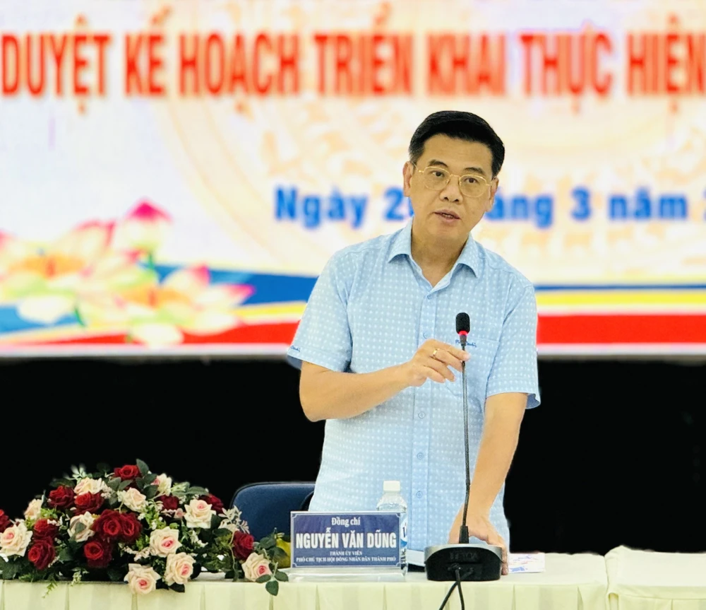 Phó Chủ tịch UBND TPHCM Nguyễn Văn Dũng phát biểu kết luận db9cad9ef1fd5ea307ec.jpg