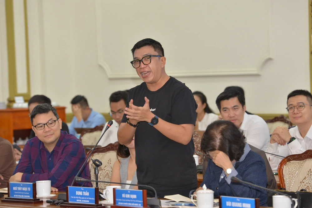 Đại diện cộng đồng đổi mới sáng tạo tại TPHCM phát biểu. Ảnh: CAO THĂNG eb75ccd3e1ad4ef317bc.jpg
