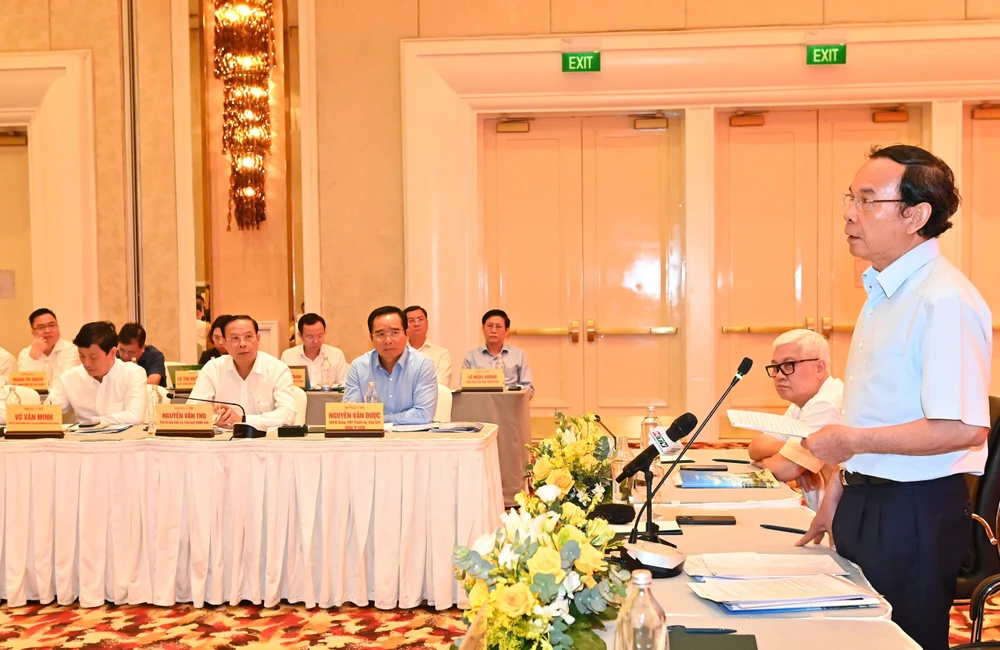 Bí thư Thành ủy TPHCM nhấn mạnh việc sáp nhập không phải là câu chuyện cộng con số. Ảnh: VIỆT DŨNG 0c4c1facf1ca44941ddb.jpg