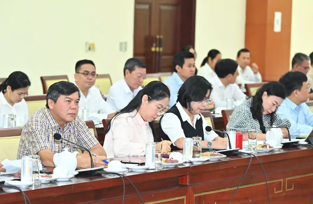 Lãnh đạo các ban, sở, ngành và quận huyện, TP Thủ Đức dự hội nghị. Ảnh: VIỆT DŨNG IMG_5297.jpeg